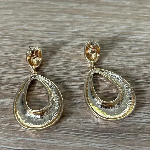 Good teardrop earrings Gold