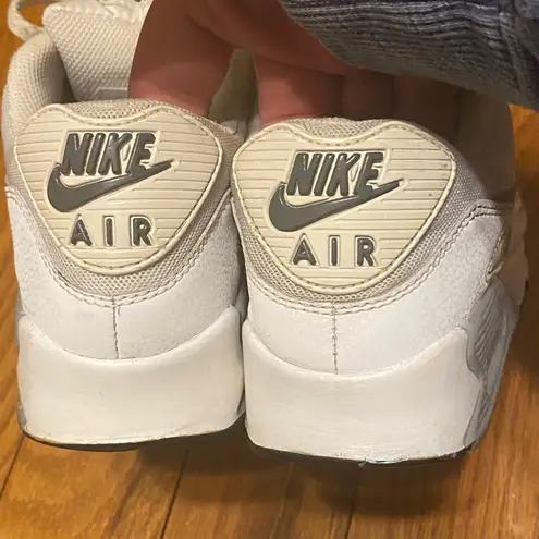 Nike  Air Max 90 Essential Womens Size 8 Gray Running Shoes Sneakers‎ 616730-108