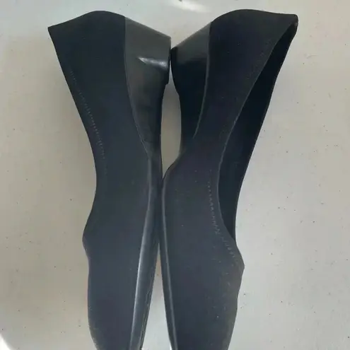 Salvatore Ferragamo Ferragamo Nero Rain microfiber wedges size 8 EUC with Box!