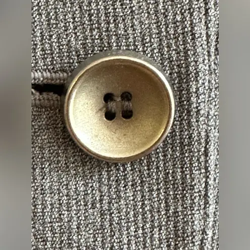 Liz Claiborne  Petite Collection Gray Skirt Top Set.Top Short Sleeves  Sz 10P