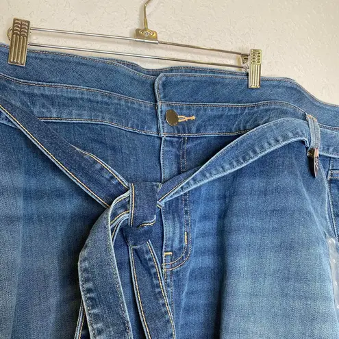 Lane Bryant  Girlfriend Short Mid-Rise Denim Jean Shorts NWT Sz 20 Flex