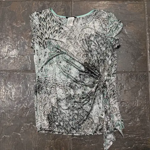 Vintage S. L Fashion Women's Top in Silver, Blue, and Black Shimmer Size Small P Silver