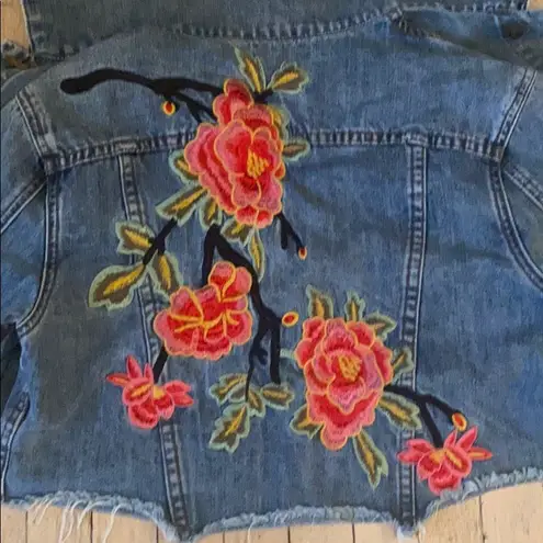 Sunset + Spring Cropped Denim Floral Embroidered Blue