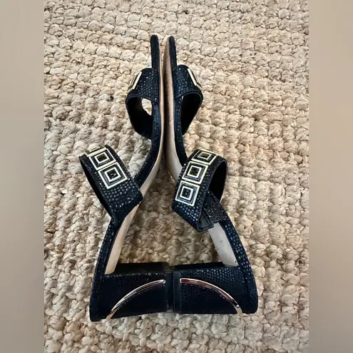 VANELI MAUREEN LEATHER MULE WITH BLOCK HEEL AND GREEK KEY DESIGN SIZE 8 Black