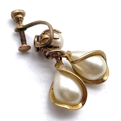 Vintage Pearl earrings dangle drop clip on screw on gold tone dainty classic