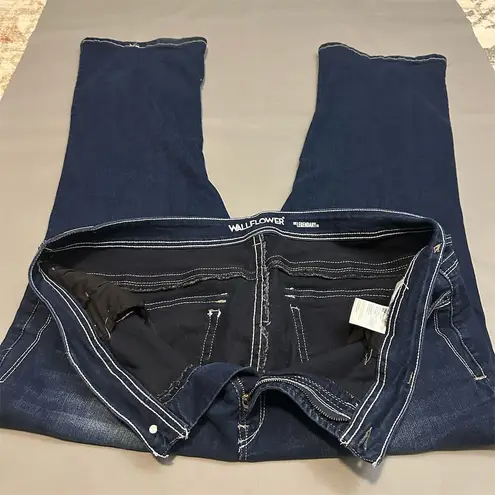 Wallflower Women's High Rise Flare Leg Jeans Dark Blue Size 24 Short