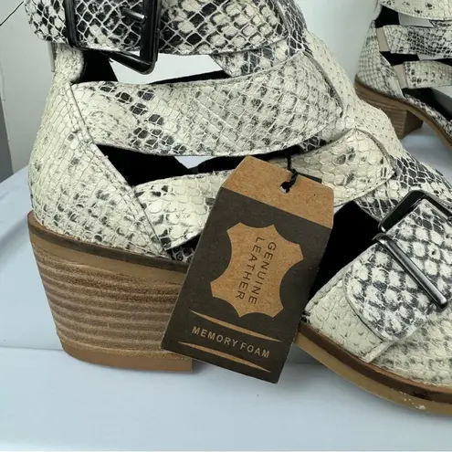 NWT Crevo Snakeskin Ankle Booties Sz 7 Buckle Straps Stacked Heel Black