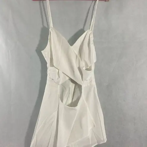 Yoins  size medium (6) white romper zip up lightweight flirty romantic layered‎