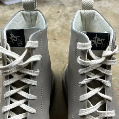 OTBT Gorp Sneaker boots in Taupe
Size: 8