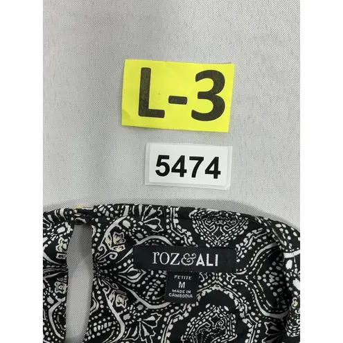 Roz & Ali Womans Petite Fit & Flare Blouse MP Black White Pullover Scoop Neck