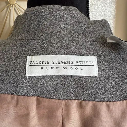 Valerie Stevens Gray Embroidered Blazer 100% pure wool size 12