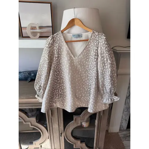 NWOT Tuckernuck Antelope Faye Beige 3/4 Sleeve Blouse Size Small White