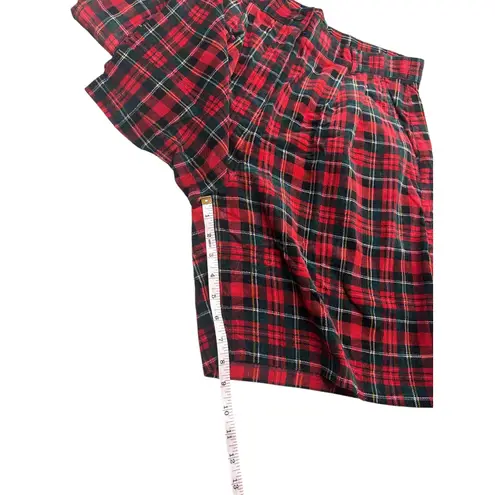 Vintage Sarah English women's red and green plaid corduroy shorts size 10