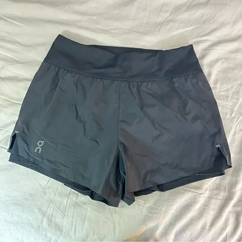 on cloud Women’s Black Medium Running Shorts Double Layered