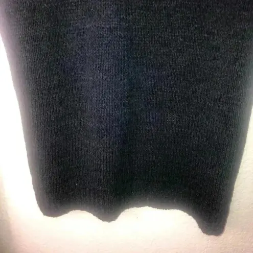 Philosophy  black sleeveless light weight sweater sz S