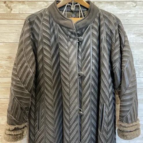 Vintage Womens S (No Size label) Coat Leather Long Chevron Pattern Lined Jacket Gray
