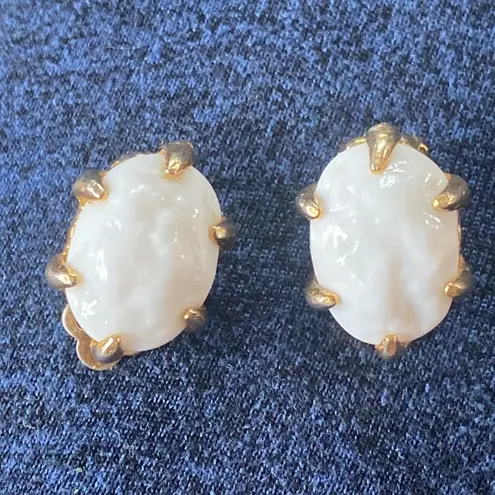 Vintage Milk Glass White Boulders Held by Golden Claws Clip On Earrings Gold