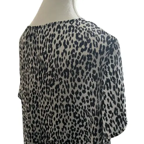 Chelsea & Theodore Women's XXL Snow Leopard Print Top Animal Print White