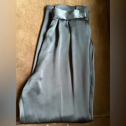 Black No Tag Satin Straight Leg Pleated In Front Elastic Waist Dress Pants Sz 8