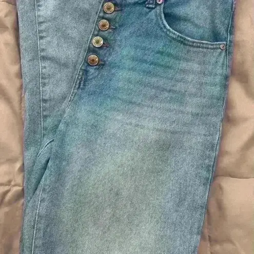 REWASH  High Rise Vintage Reunion Distressed Jeans Size 3/26