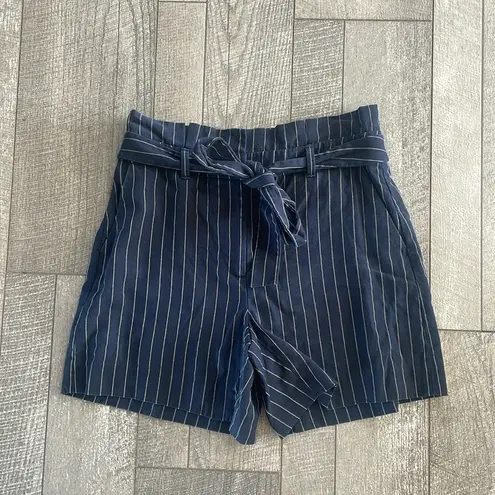 White House | Black Market  Size 2 Blue and White Striped Paper Bag Shorts