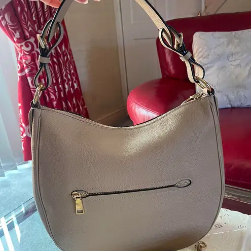 Coach Sutton pebbled leather bag used handful times excellent condition