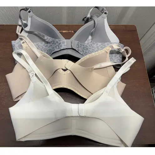 Warners Size 34A Set of 3 White Beige Blue No Side Effects Wireless T