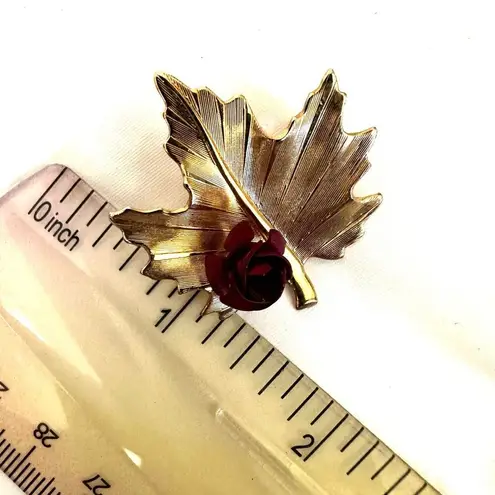 Vintage gold tone leaf red rose brooch