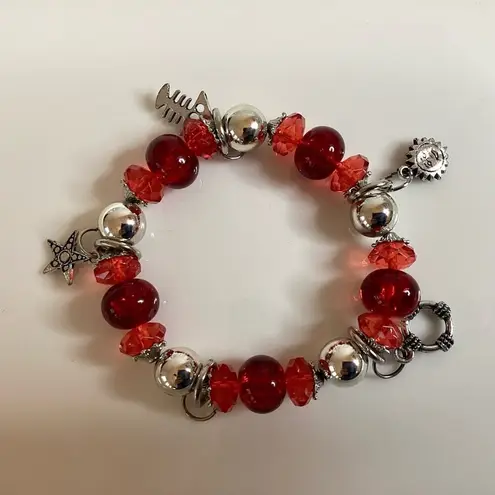 Set of 2 Vintage Plastic Bead & silver charm stretch bracelets Red