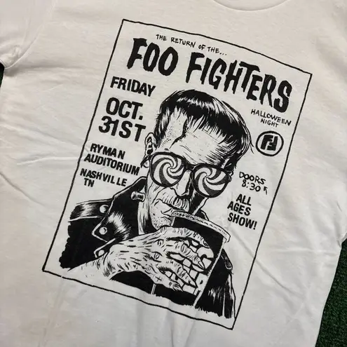 The Return of the Foo Fighters Rock Band T-Shirt Size Large