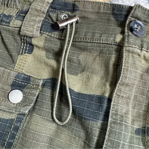 Urban Outfitters  Low Rise Camo Mini Skirt Size Small