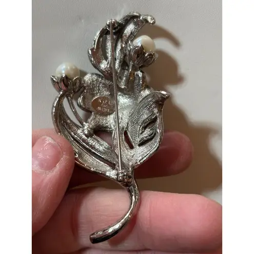 KJL by Avon signed Vintage Silver Tone Floral Brooch With Rhinestones & Faux Pea White