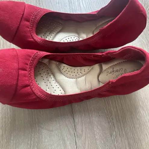 Dexflex Comfort Ballet Flats Women's 6.5 Red Suede