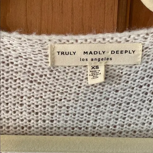 Truly Madly Deeply Size Extra Small XS Women's Teen Girl Cream Cardigan Sweater