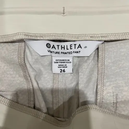 Athleta NWOT Venture Printed Pants Women's Size 26 Gray Lightweight Stretch