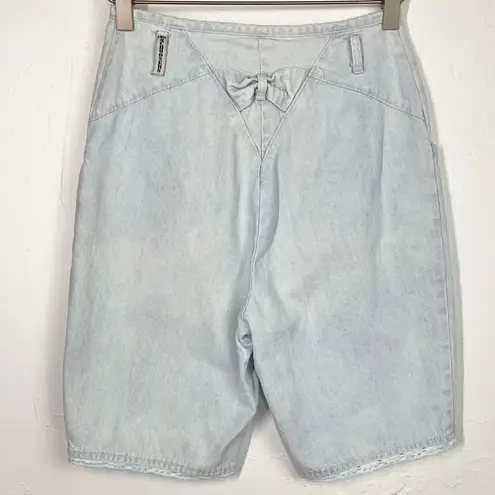 Bermuda Chic Schooners Vintage Light Wash  Jean Shorts Size 24 in