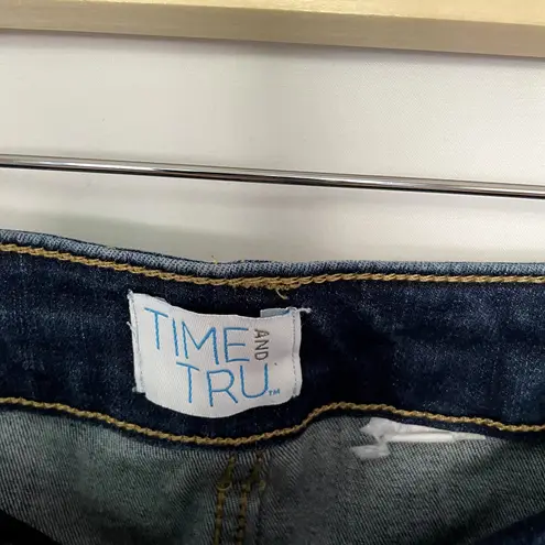 Time and Tru dark wash blue jeans women's size 32 inches casual comfort denim