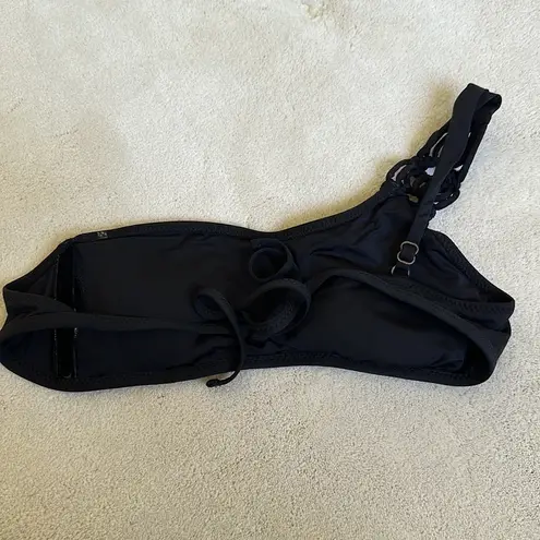 Becca by Rebecca Virtue Black One Shoulder Asymmetrical Macrame Bikini Top