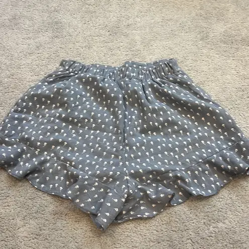 Illa Illa  blue floral shorts size medium