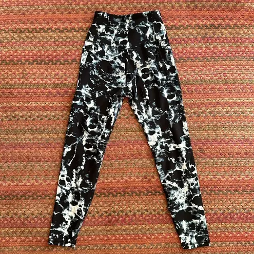 Old Navy  BLACK ABSTRACT POWERSOFT ATHLETIC LEGGINGS thumbnail 4
