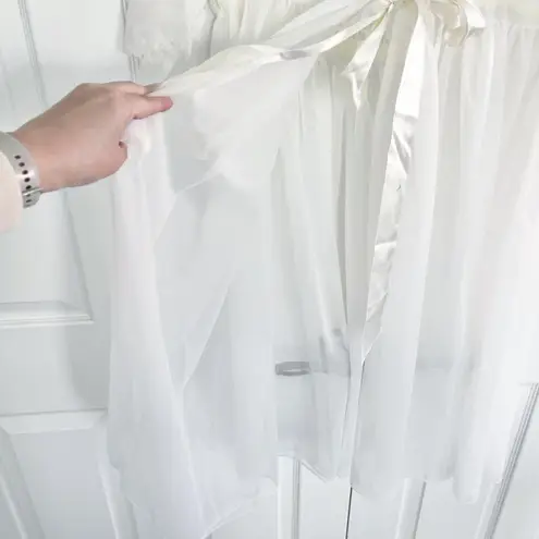 Eyeful by the Flaums Vintage White Peignoir Sheer Robe with Bow Detail