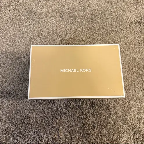 Michael Kors MICHAEL  MK Plate Leather Thong Sandal In Magenta Size 7 NWB - Image 2