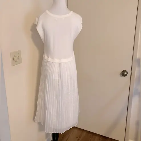 COLLAGE GALLARDA GALANTE
pleated docking dress White