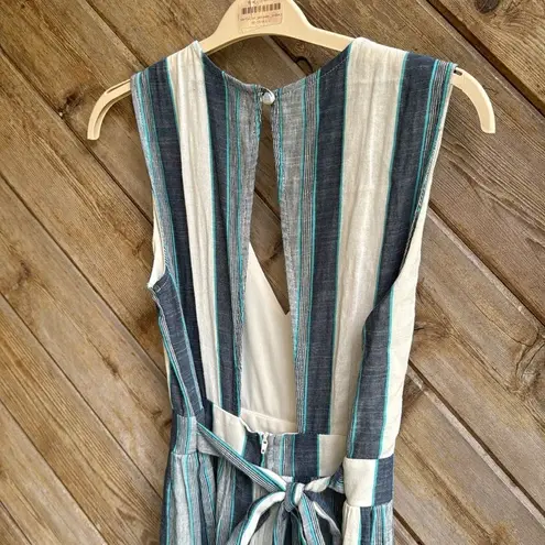 Crystal sky unique shorts romper high low v neck size 11 Blue