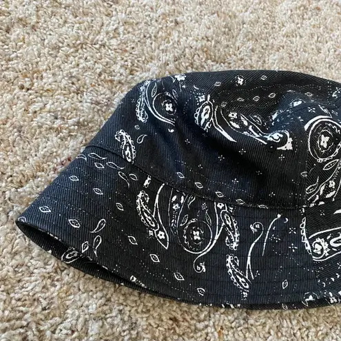 Target NWOT Paisley Bucket Hat