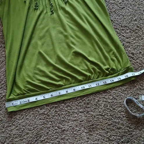 Outback Red OUT BACK RED green ruffle neck scrunch bottom top size medium