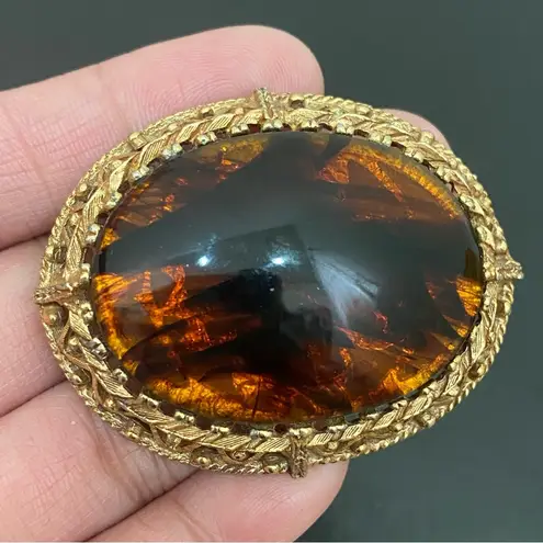 Vintage Baltic Amber Oval Cabochon Ornate Gold