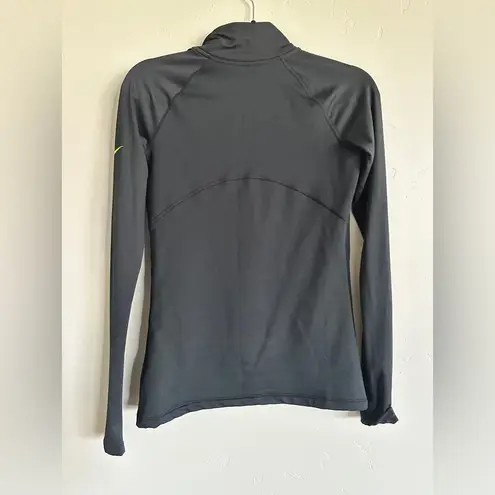 Nike  pro hyper warm women’s black quarter zip long sleeve size medium