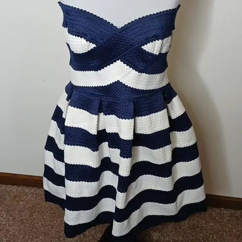 Sans Souci NWT blue and white striped fit& flare mini dress size large