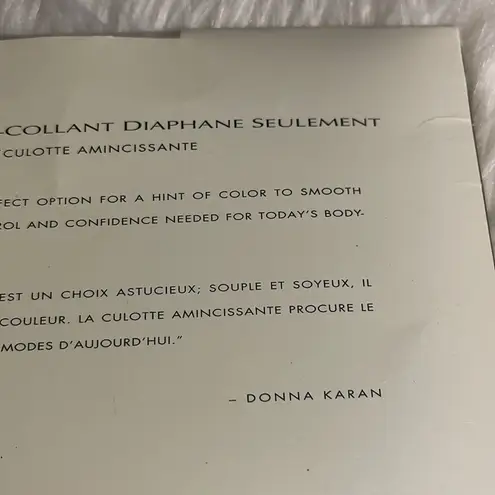 Donna Karan Vintage Just Sheer Hosiery Control Top Style 266 Powder Medium NWT